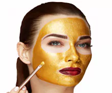 Bild mit einer jungen Frau mit einer Gold Maske