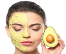 Bild mit einer jungen Frau mit einer Vlies-Avocado-Maske.